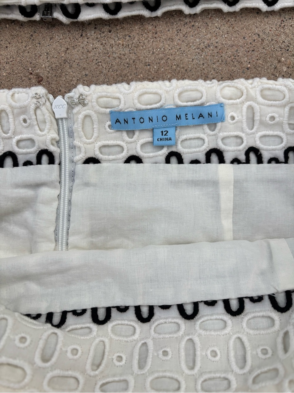 Antonio Melani Embroidered Eyelet Black and White Geometric 2-Piece Set Size 12 - Picture 6 of 7